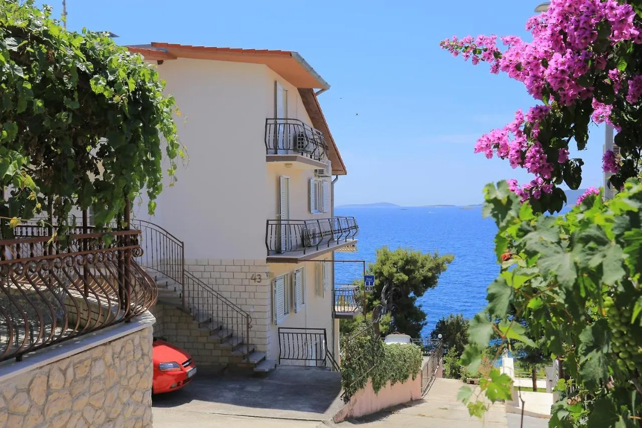 Apartments By The Sea Okrug Donji, Ciovo - 16657 Donji Okrug